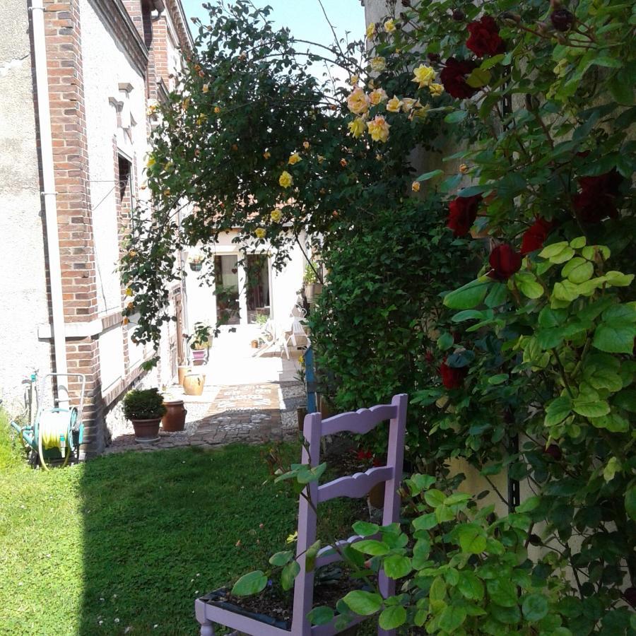 Le Coq en pâte Romilly-sur-Seine Exterior foto