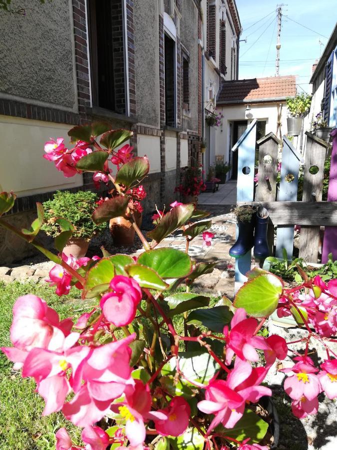 Le Coq en pâte Romilly-sur-Seine Exterior foto